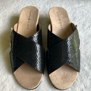Karen Scott Elzaa Slip On Open Toe Wedge Sandals- Black Scle- Size 9.5 M- NIB